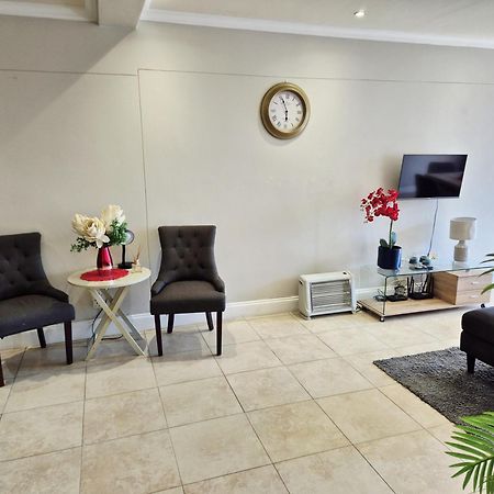 Prime Location In The Firmont, Sea Point Apartment Cape Town Exterior photo